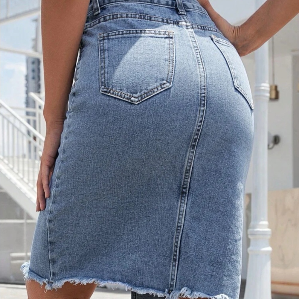 KNEE LENGTH DENIM SKIRT